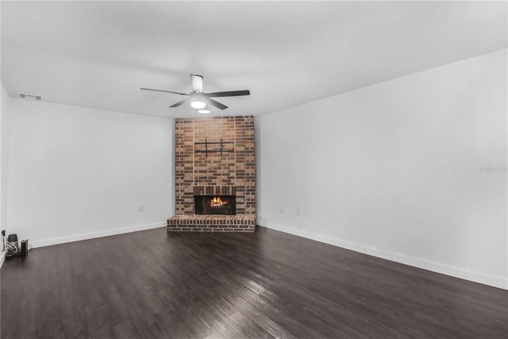 For Sale: $232,500 (2 beds, 2 baths, 1580 Square Feet)