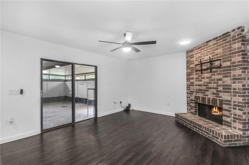 For Sale: $232,500 (2 beds, 2 baths, 1580 Square Feet)