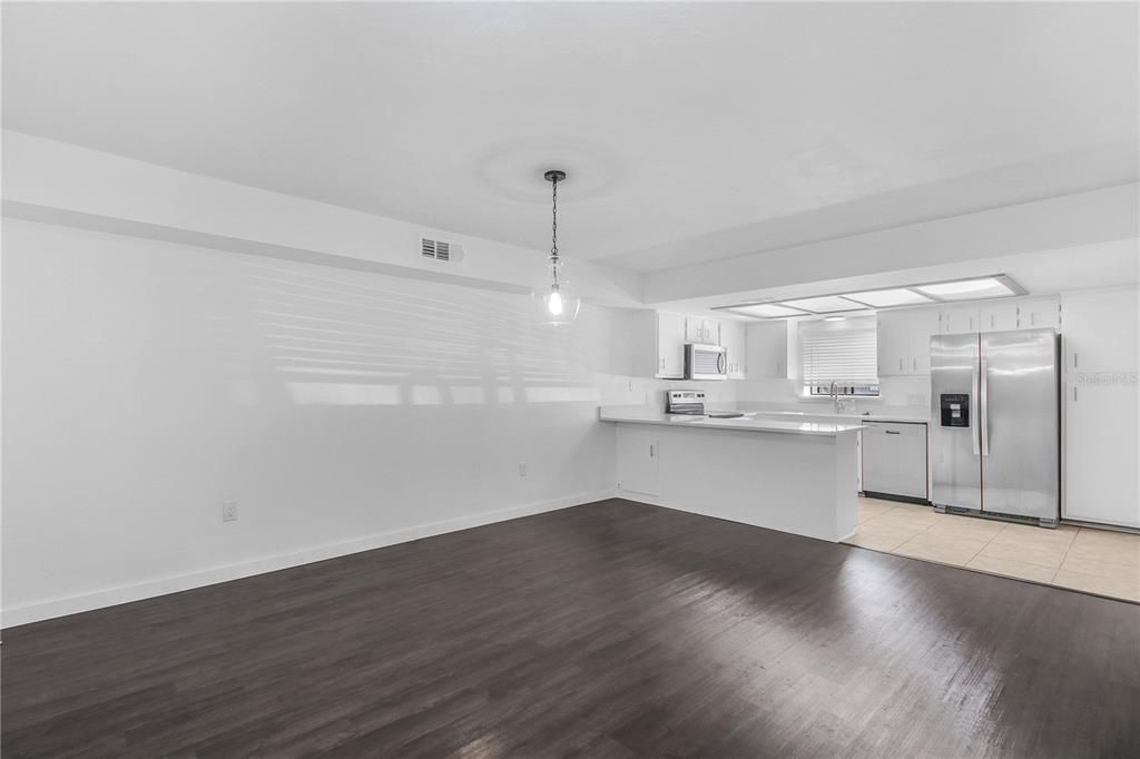 For Sale: $232,500 (2 beds, 2 baths, 1580 Square Feet)