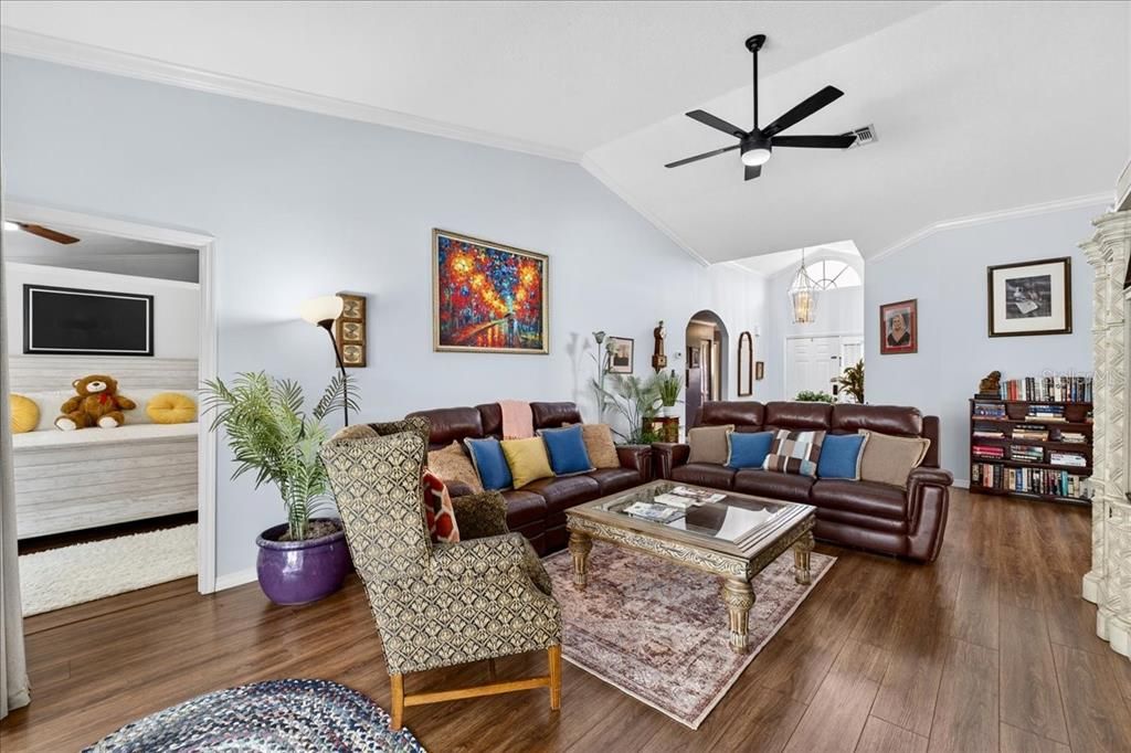 Active With Contract: $399,000 (4 beds, 2 baths, 1976 Square Feet)