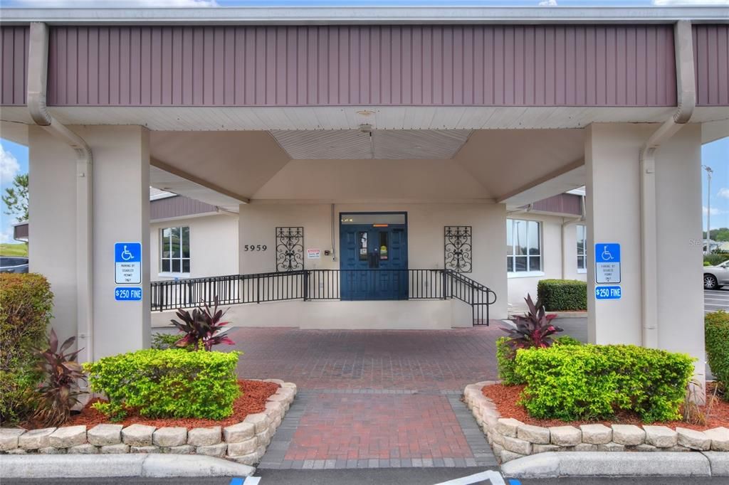 Active With Contract: $399,000 (4 beds, 2 baths, 1976 Square Feet)