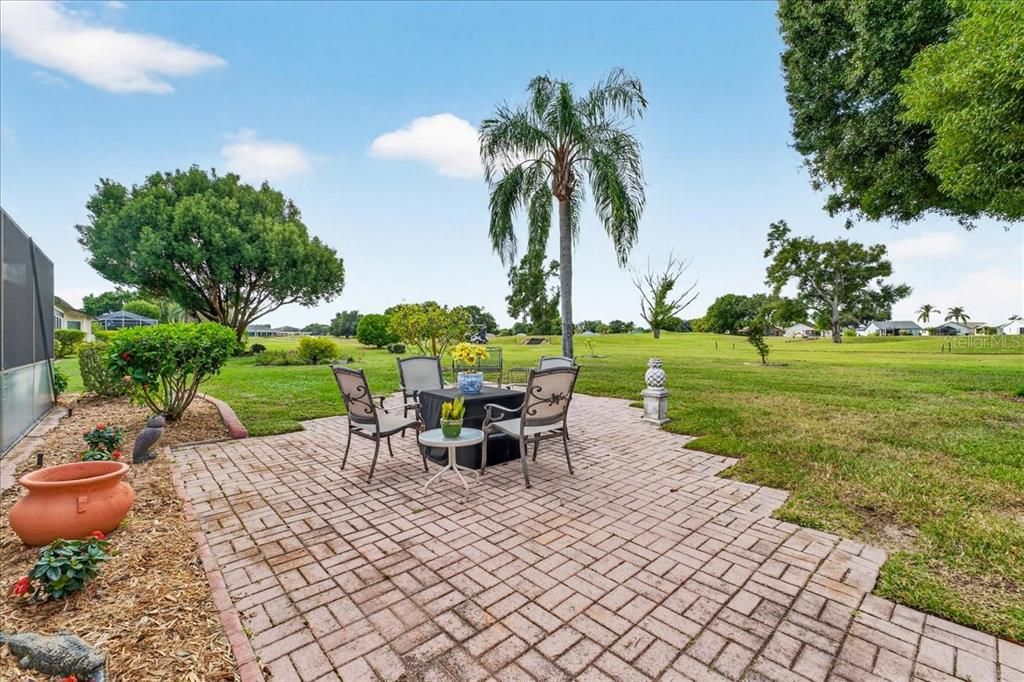 Active With Contract: $399,000 (4 beds, 2 baths, 1976 Square Feet)