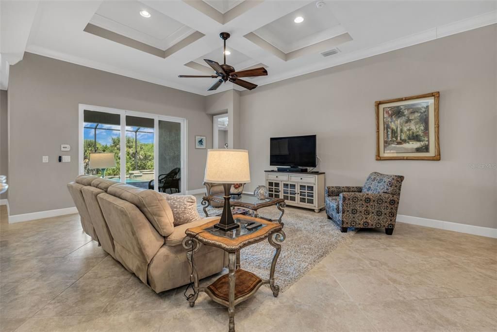 For Sale: $499,900 (3 beds, 2 baths, 1900 Square Feet)