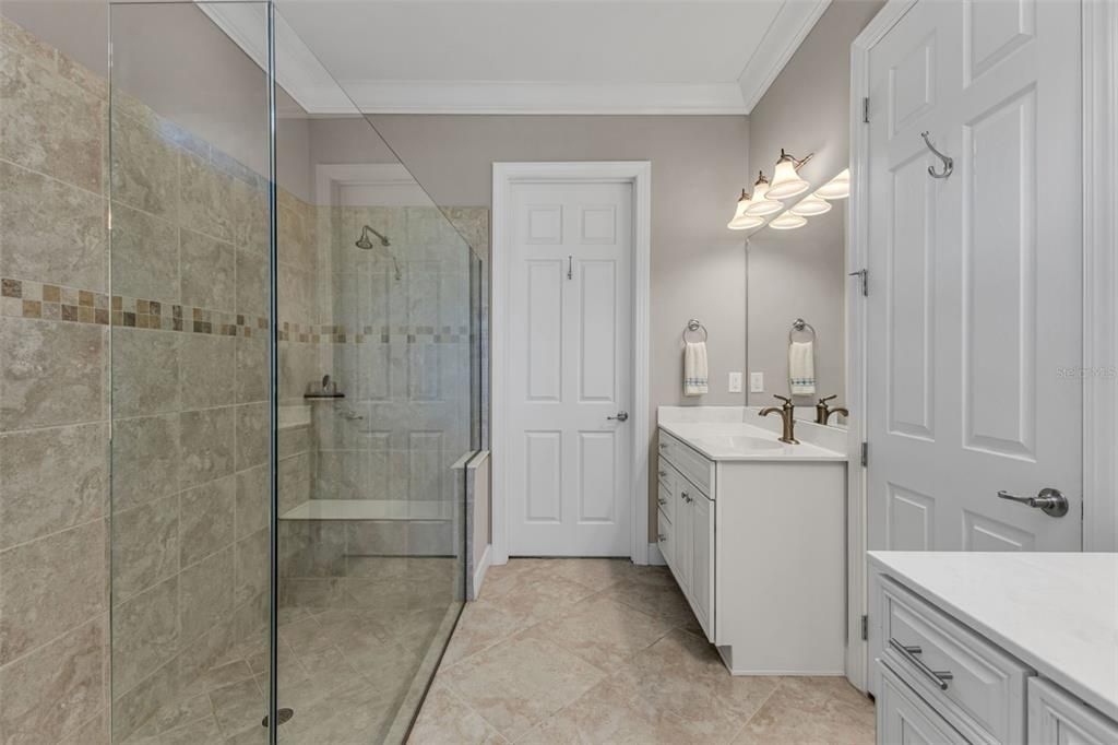 For Sale: $499,900 (3 beds, 2 baths, 1900 Square Feet)