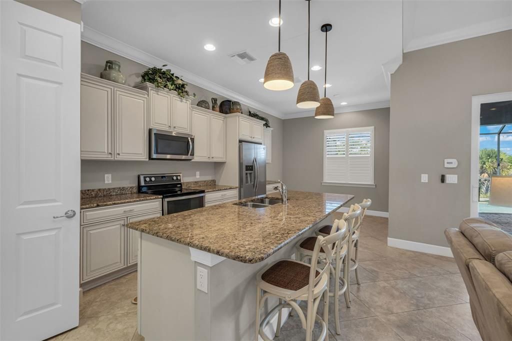 For Sale: $499,900 (3 beds, 2 baths, 1900 Square Feet)