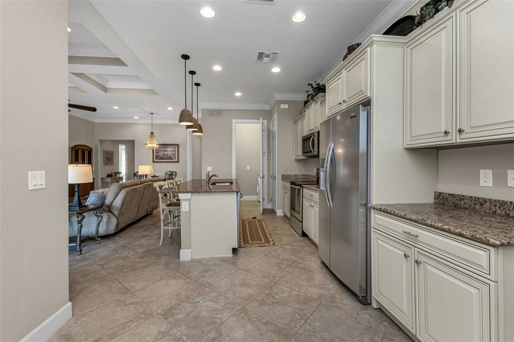 For Sale: $499,900 (3 beds, 2 baths, 1900 Square Feet)