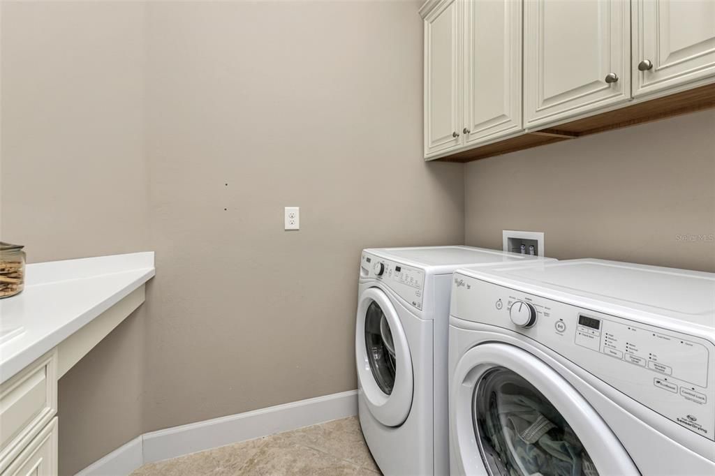 For Sale: $499,900 (3 beds, 2 baths, 1900 Square Feet)