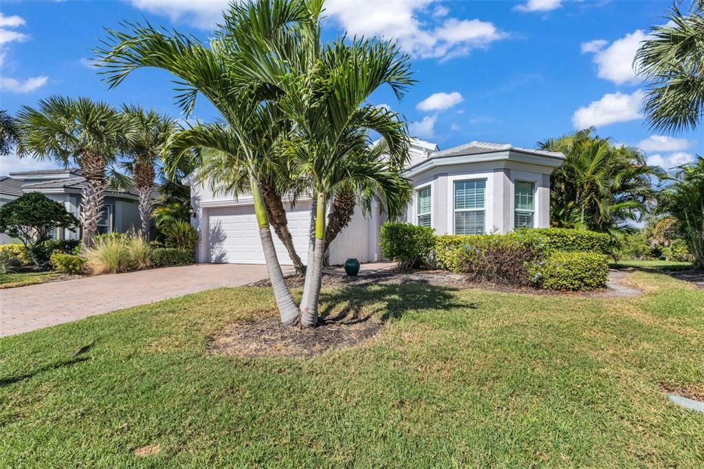 For Sale: $499,900 (3 beds, 2 baths, 1900 Square Feet)