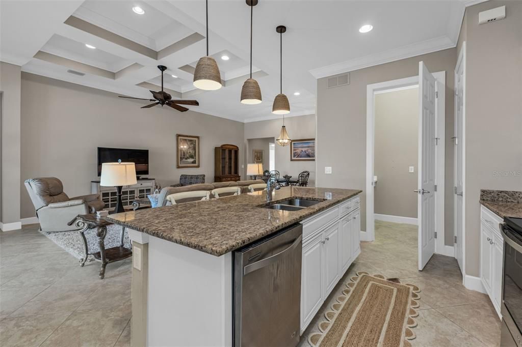 For Sale: $499,900 (3 beds, 2 baths, 1900 Square Feet)