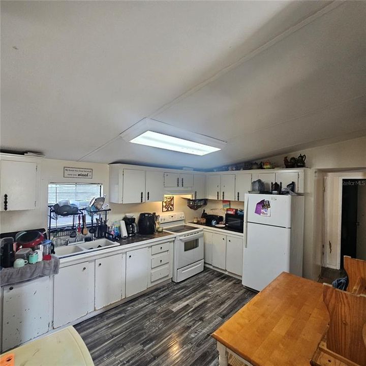 На продажу: $235,000 (3 спален, 2 ванн, 960 Квадратных фут)