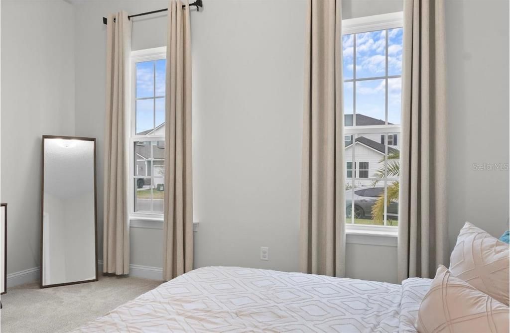 待售: $999,000 (5 贝兹, 3 浴室, 3960 平方英尺)