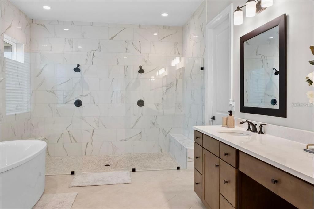 待售: $999,000 (5 贝兹, 3 浴室, 3960 平方英尺)