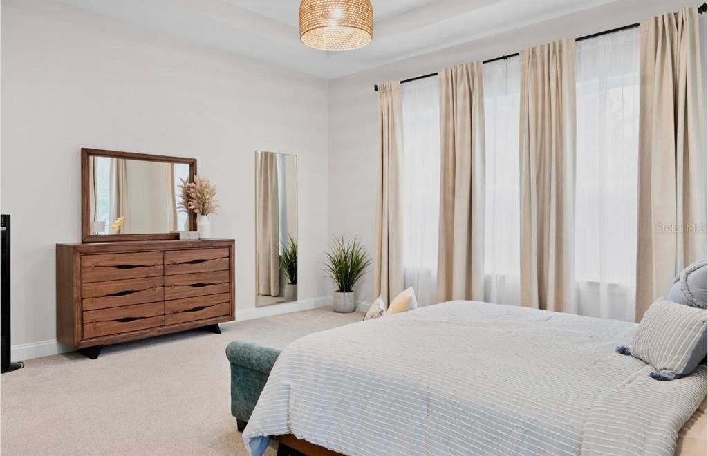 待售: $999,000 (5 贝兹, 3 浴室, 3960 平方英尺)