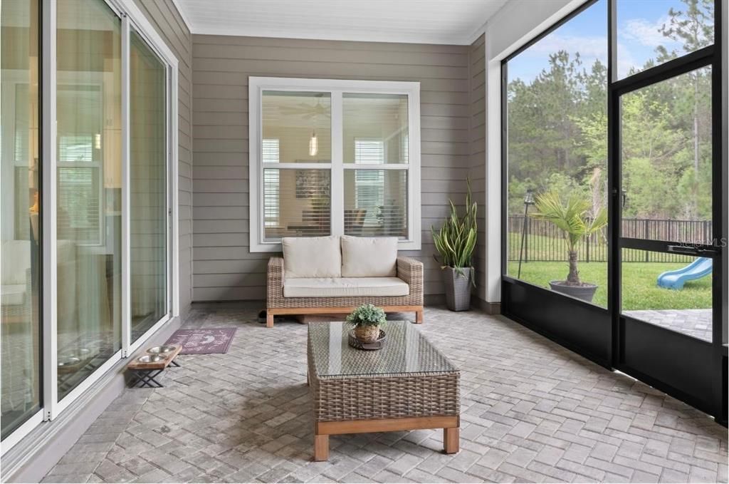 待售: $999,000 (5 贝兹, 3 浴室, 3960 平方英尺)