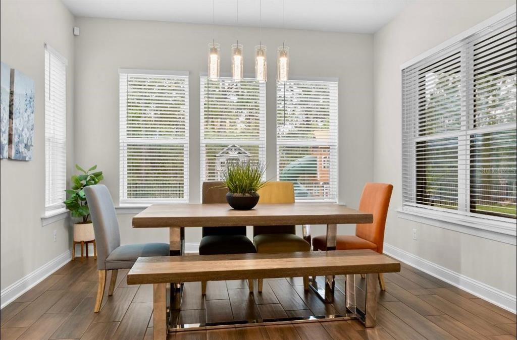 待售: $999,000 (5 贝兹, 3 浴室, 3960 平方英尺)