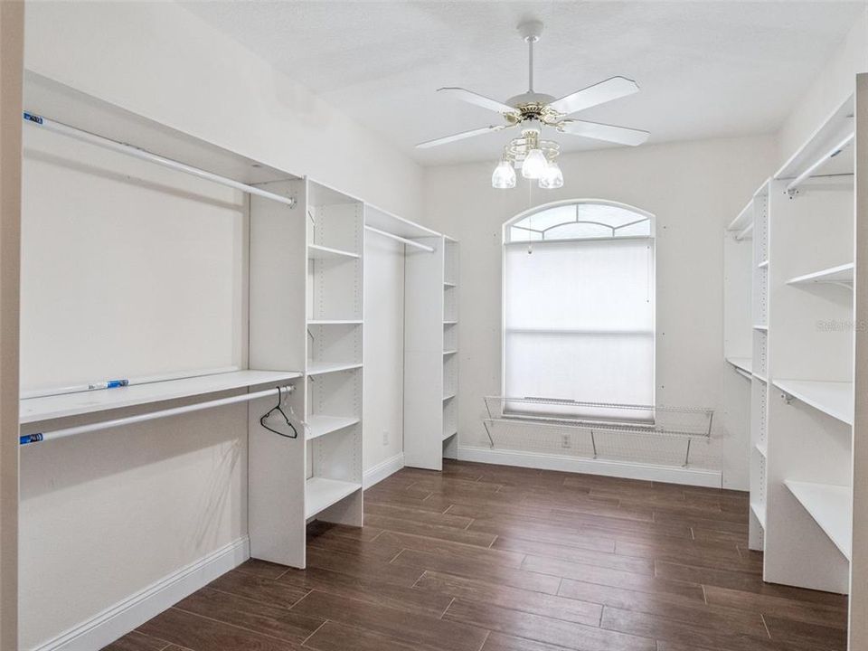 На продажу: $325,000 (3 спален, 2 ванн, 2163 Квадратных фут)