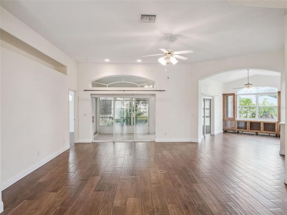 На продажу: $325,000 (3 спален, 2 ванн, 2163 Квадратных фут)