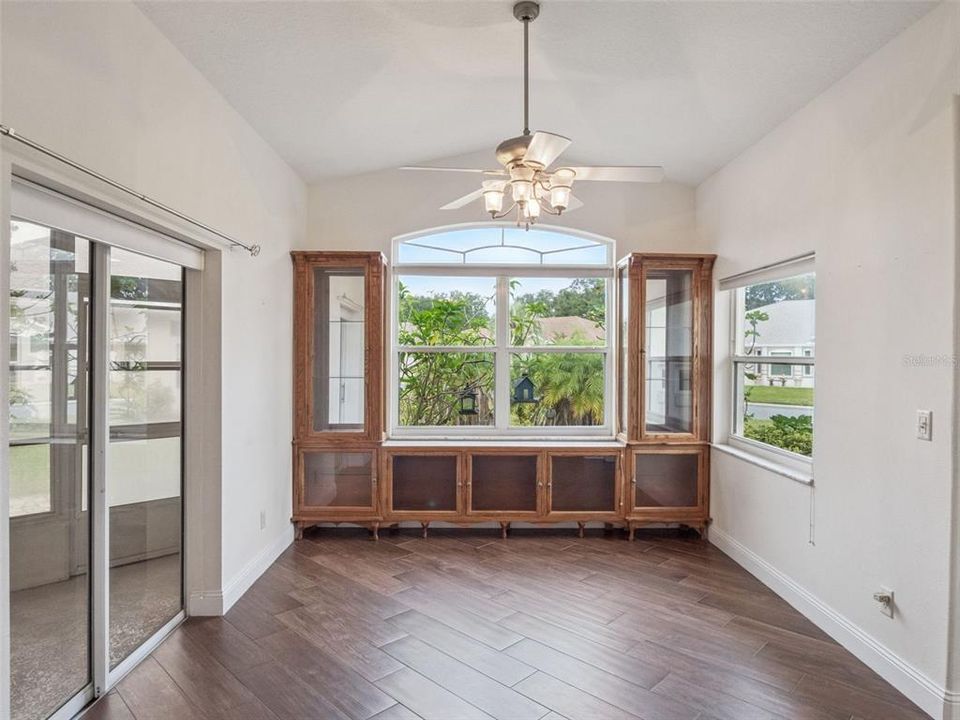 На продажу: $325,000 (3 спален, 2 ванн, 2163 Квадратных фут)