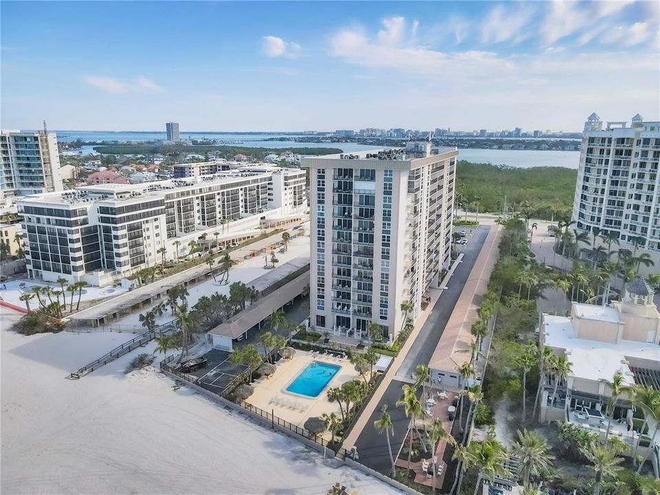 For Sale: $875,000 (2 beds, 2 baths, 1421 Square Feet)