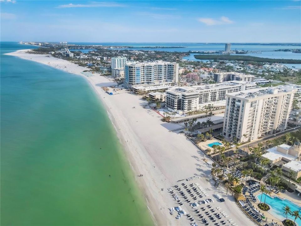 For Sale: $875,000 (2 beds, 2 baths, 1421 Square Feet)