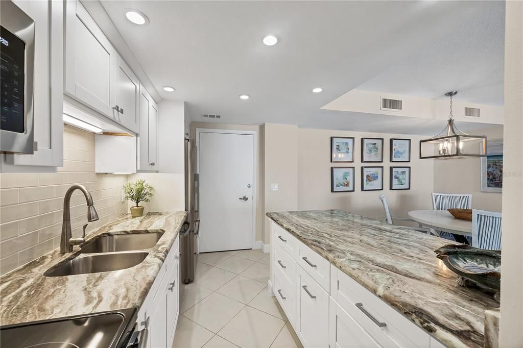 For Sale: $875,000 (2 beds, 2 baths, 1421 Square Feet)