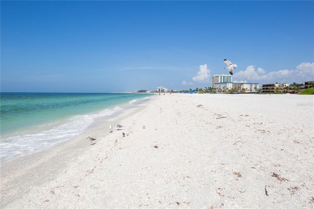 For Sale: $875,000 (2 beds, 2 baths, 1421 Square Feet)