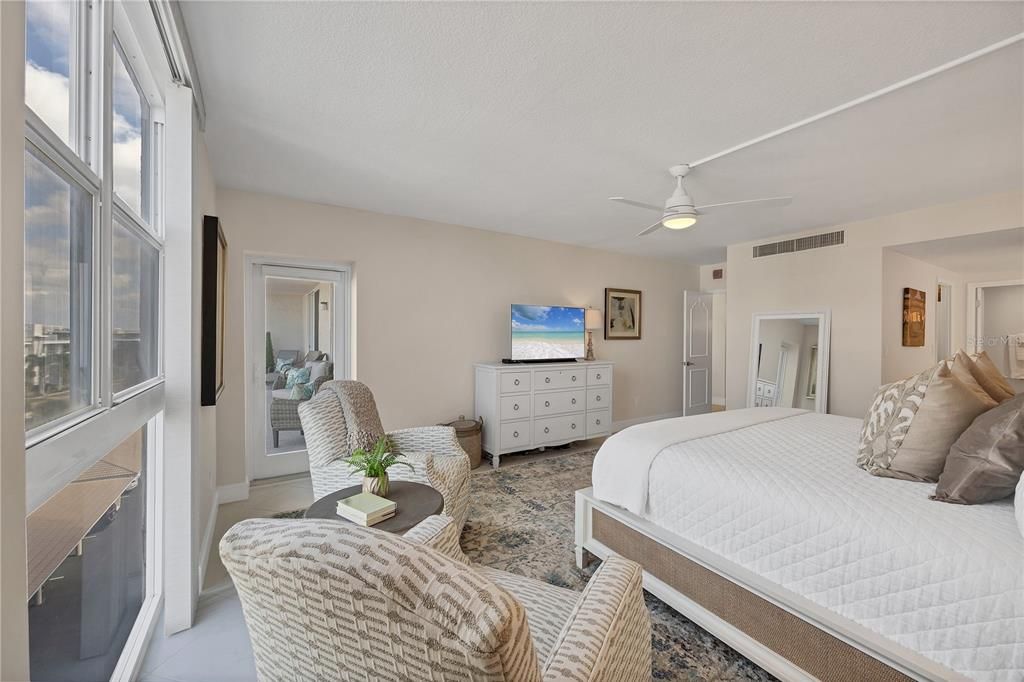 For Sale: $875,000 (2 beds, 2 baths, 1421 Square Feet)