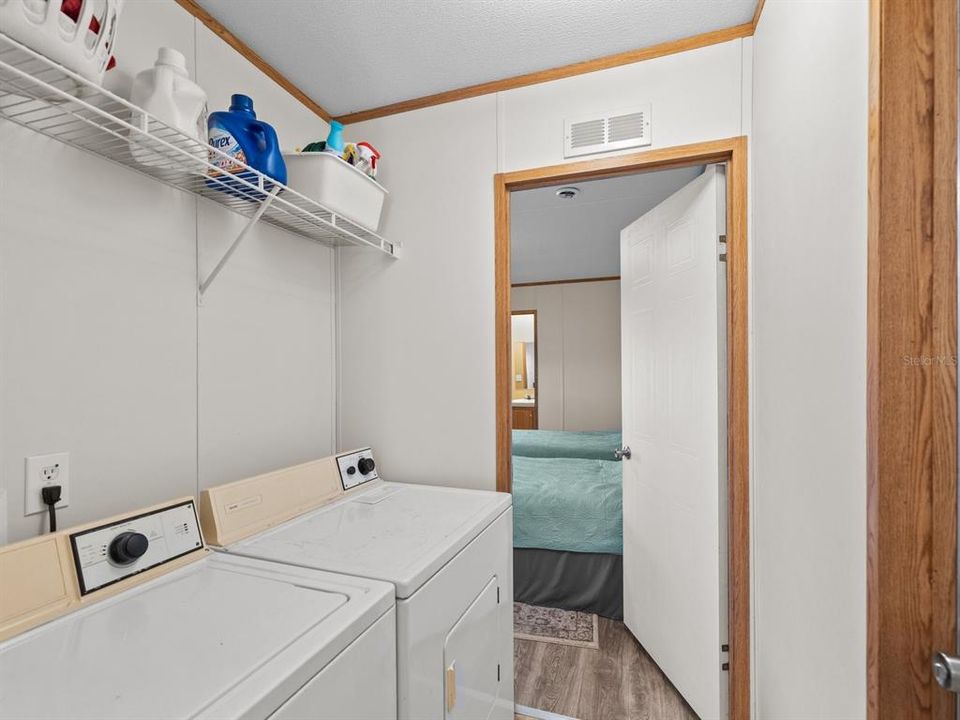 Под контрактом: $235,000 (2 спален, 2 ванн, 924 Квадратных фут)