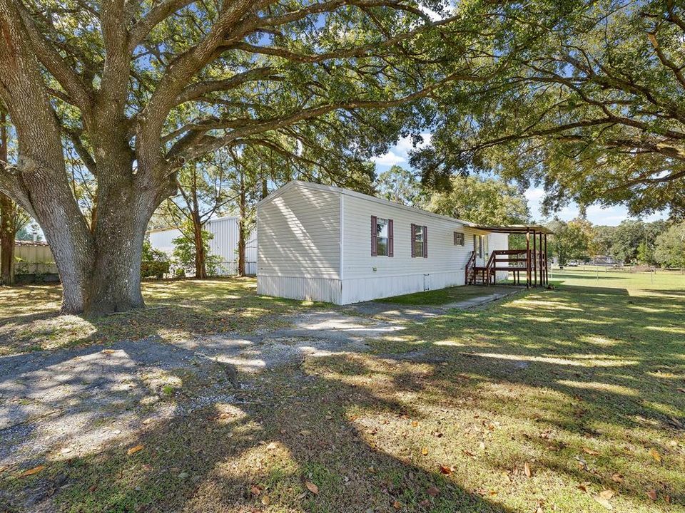 Под контрактом: $235,000 (2 спален, 2 ванн, 924 Квадратных фут)