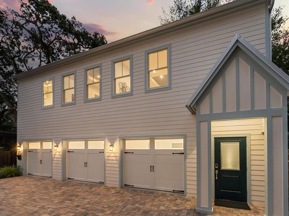 En Venta: $1,199,000 (4 camas, 3 baños, 2271 Pies cuadrados)