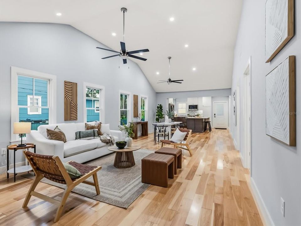 En Venta: $1,199,000 (4 camas, 3 baños, 2271 Pies cuadrados)