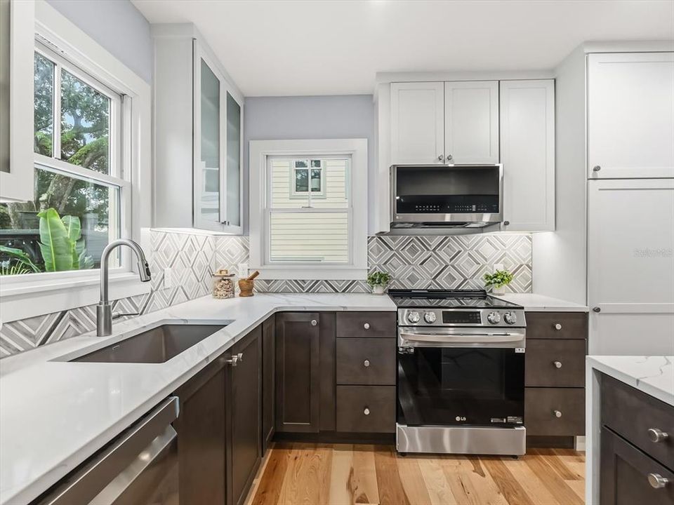 En Venta: $1,199,000 (4 camas, 3 baños, 2271 Pies cuadrados)