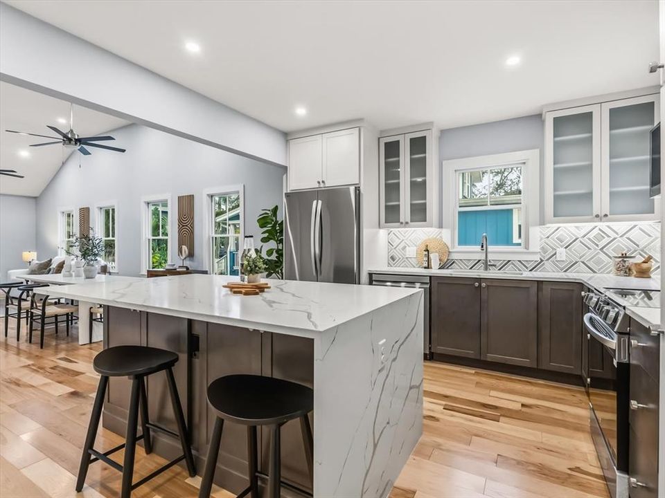 En Venta: $1,199,000 (4 camas, 3 baños, 2271 Pies cuadrados)