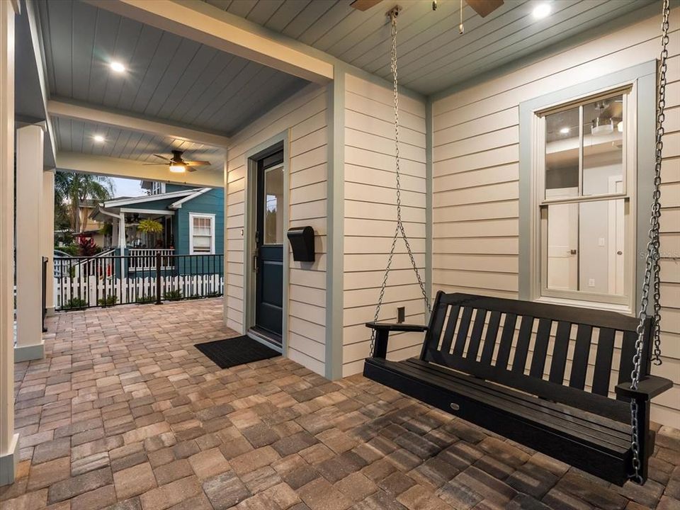 En Venta: $1,199,000 (4 camas, 3 baños, 2271 Pies cuadrados)