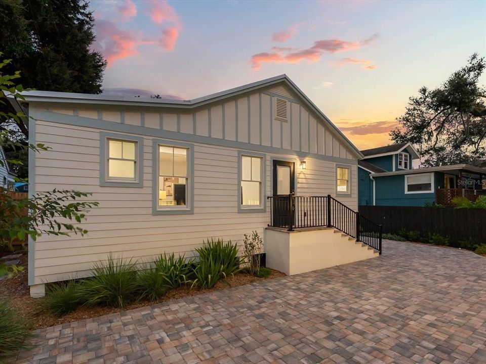 En Venta: $1,199,000 (4 camas, 3 baños, 2271 Pies cuadrados)