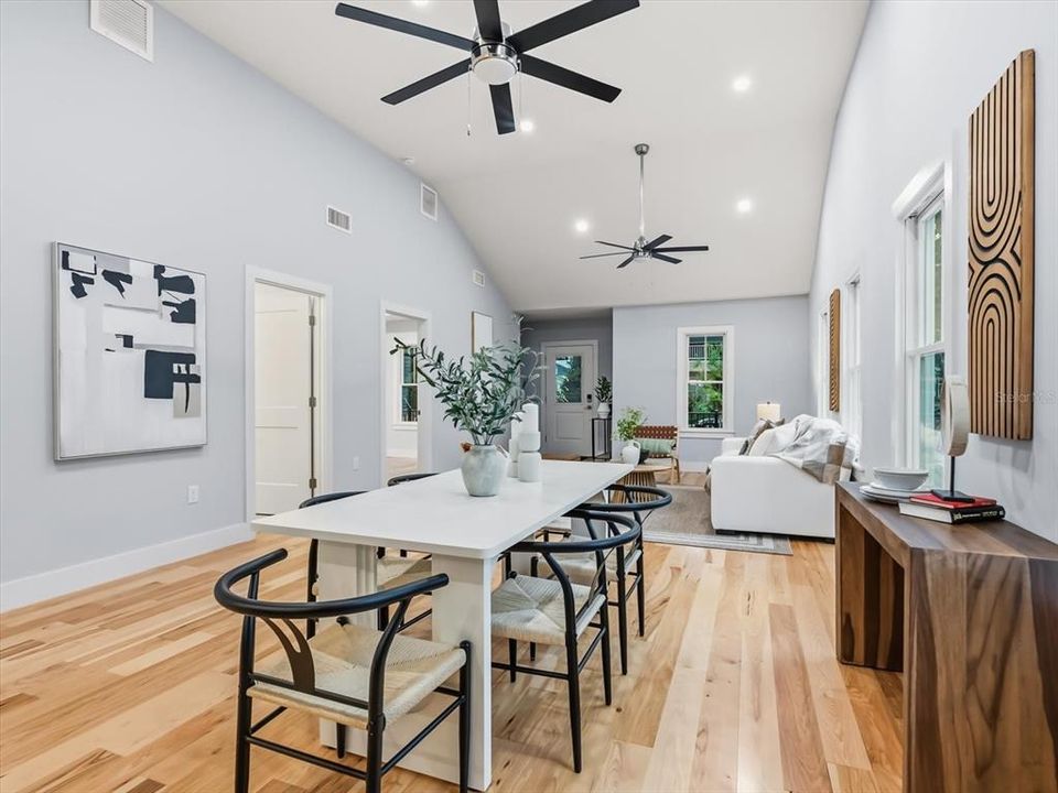 En Venta: $1,199,000 (4 camas, 3 baños, 2271 Pies cuadrados)