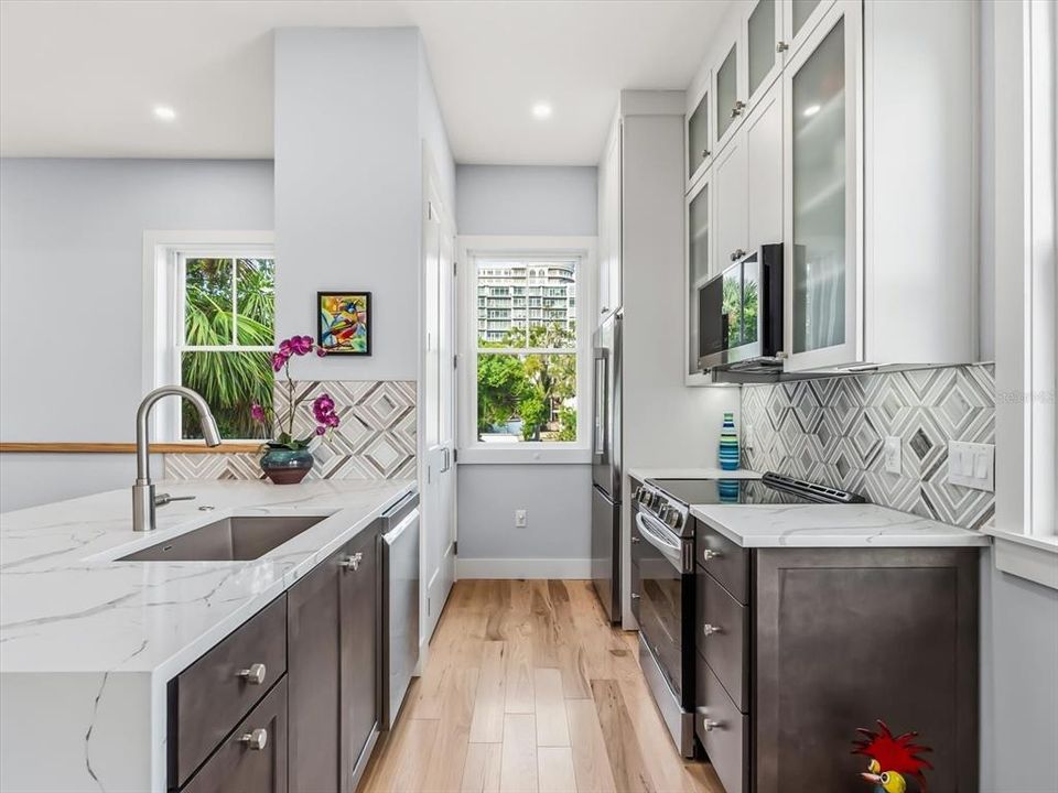 En Venta: $1,199,000 (4 camas, 3 baños, 2271 Pies cuadrados)