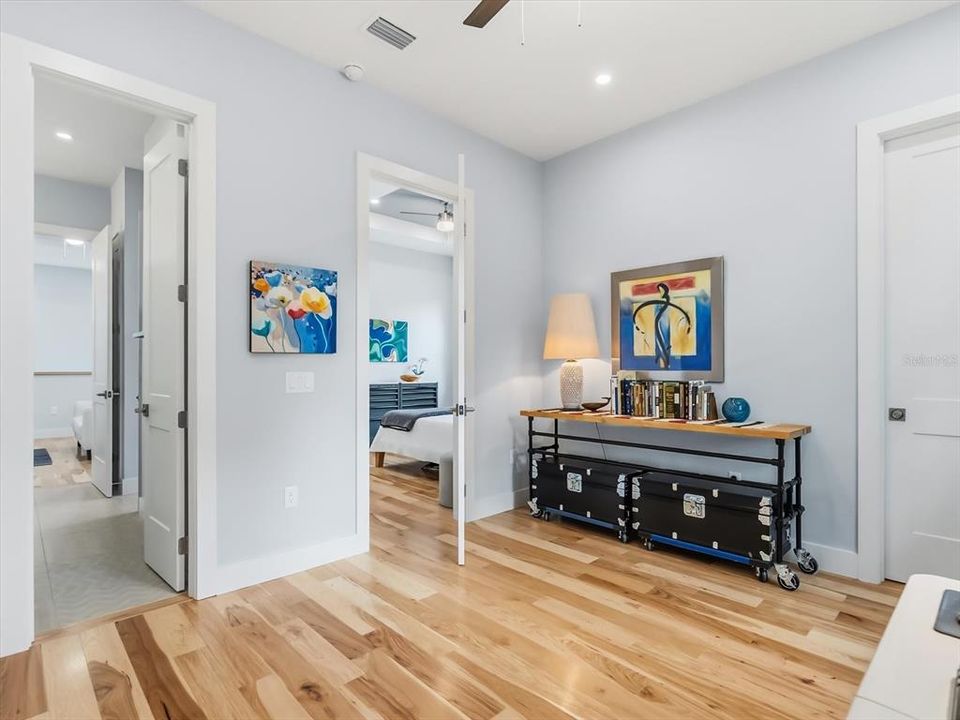 En Venta: $1,199,000 (4 camas, 3 baños, 2271 Pies cuadrados)