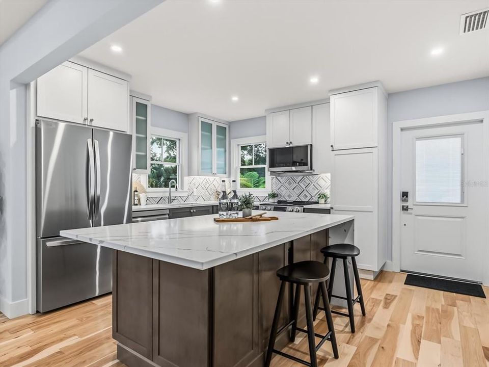 En Venta: $1,199,000 (4 camas, 3 baños, 2271 Pies cuadrados)