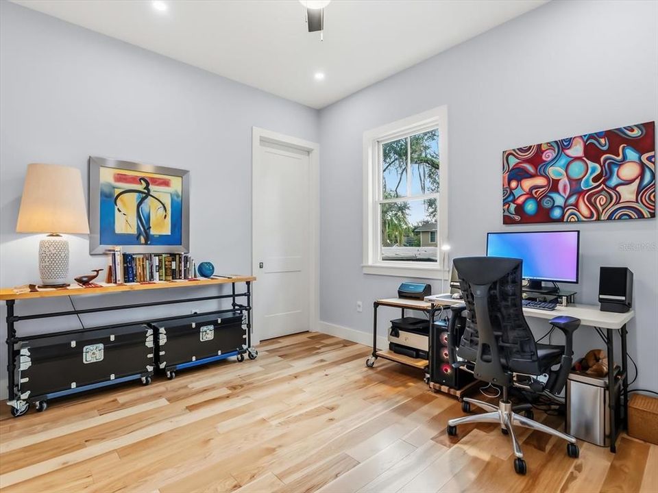 En Venta: $1,199,000 (4 camas, 3 baños, 2271 Pies cuadrados)