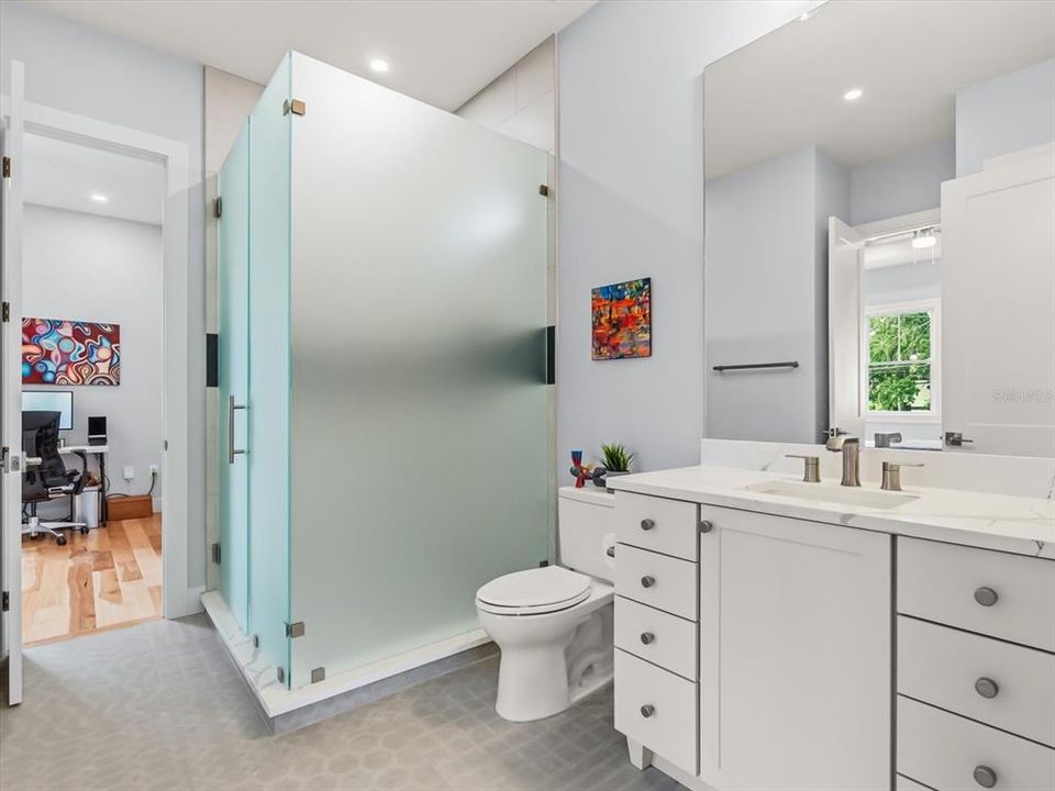 En Venta: $1,199,000 (4 camas, 3 baños, 2271 Pies cuadrados)