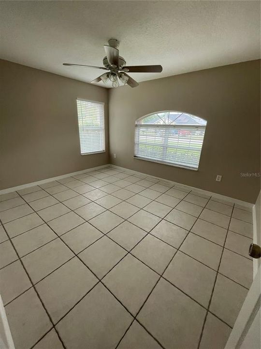 Под контрактом: $409,900 (9 спален, 0 ванн, 2654 Квадратных фут)