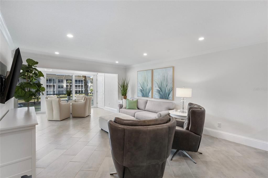 待售: $595,000 (2 贝兹, 2 浴室, 1152 平方英尺)