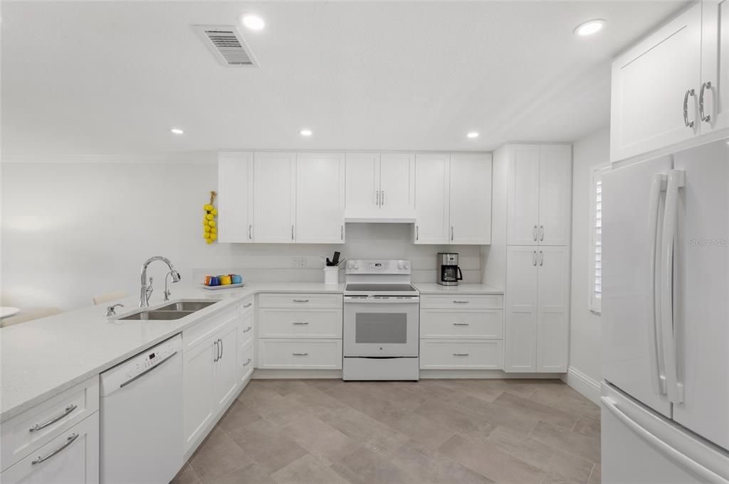 待售: $595,000 (2 贝兹, 2 浴室, 1152 平方英尺)