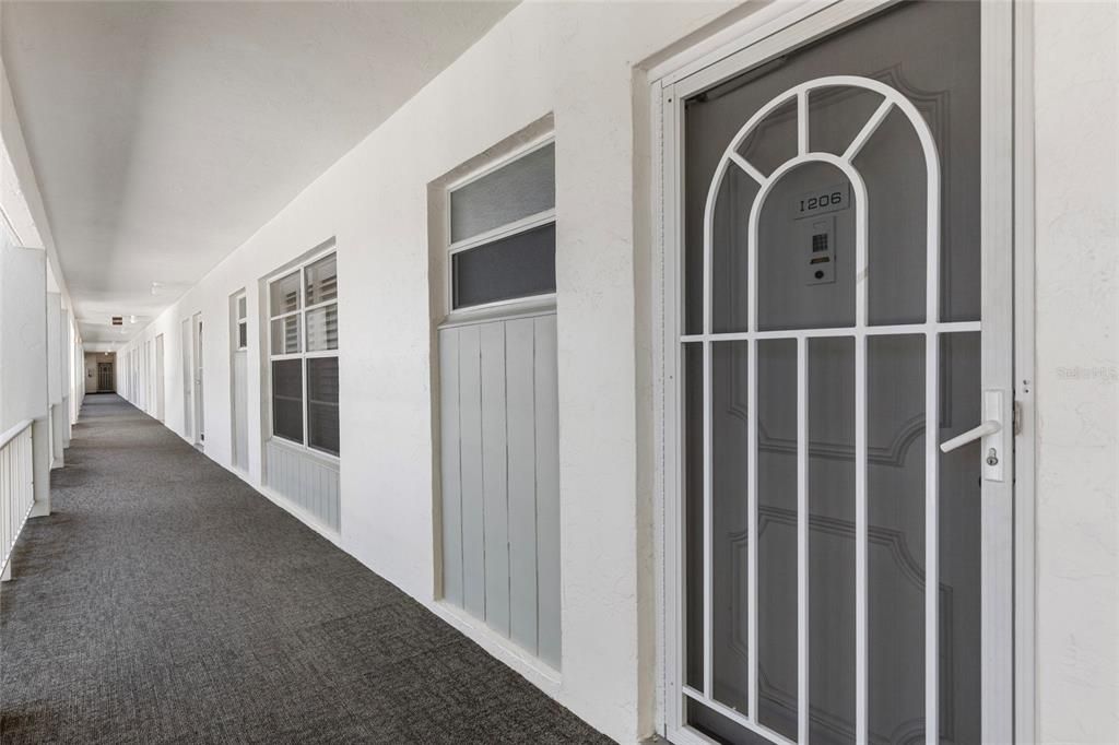 待售: $595,000 (2 贝兹, 2 浴室, 1152 平方英尺)