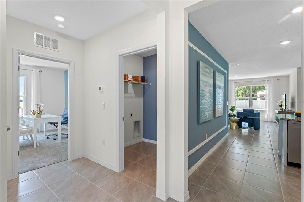 Activo con contrato: $379,990 (4 camas, 2 baños, 1828 Pies cuadrados)