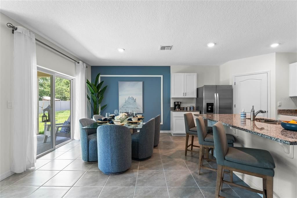 Activo con contrato: $379,990 (4 camas, 2 baños, 1828 Pies cuadrados)