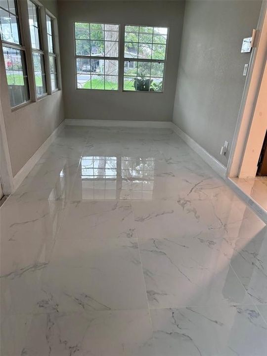 待售: $267,000 (2 贝兹, 1 浴室, 1099 平方英尺)