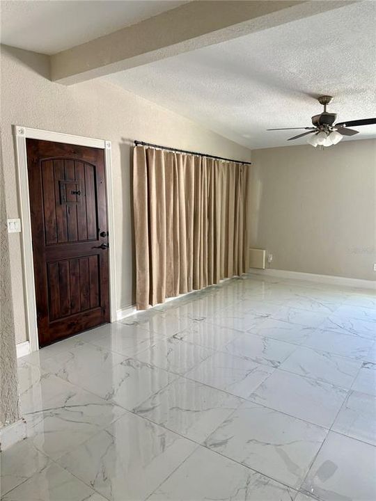 待售: $267,000 (2 贝兹, 1 浴室, 1099 平方英尺)