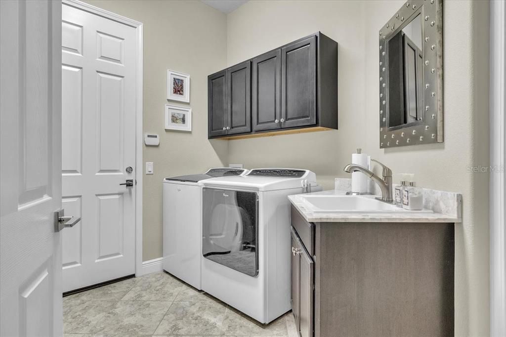 For Sale: $884,900 (3 beds, 2 baths, 2886 Square Feet)